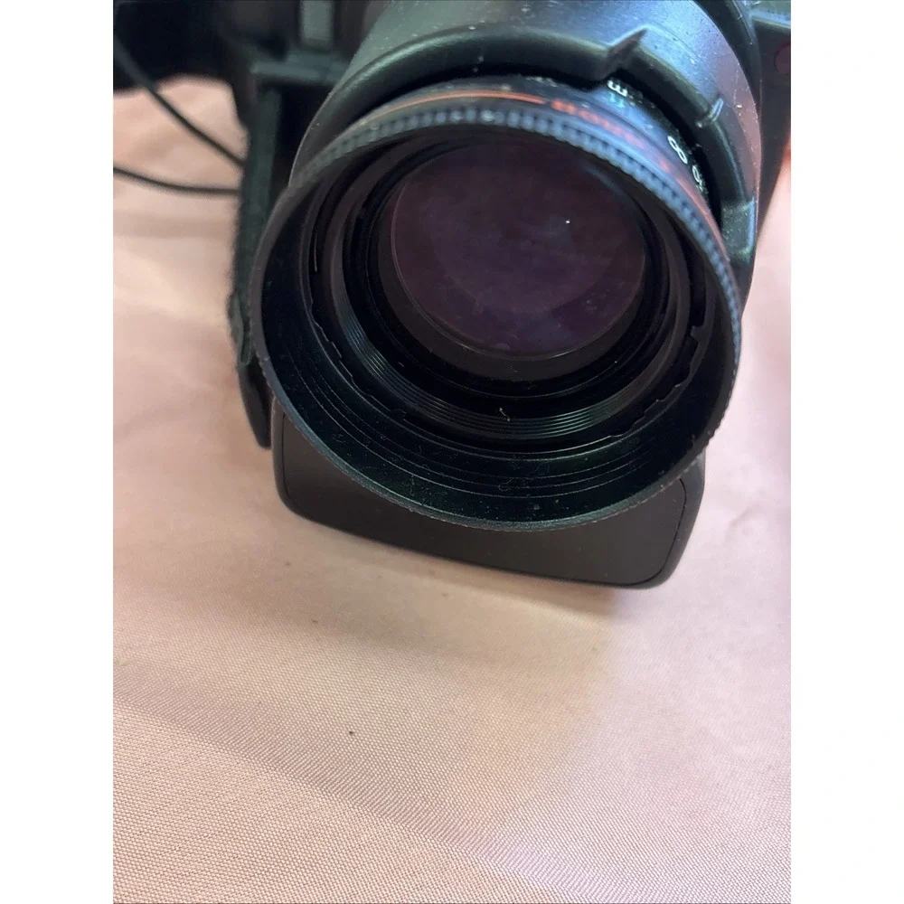Canon E250 8mm Video Camcorder Canovision 8 Hi-fi Stereo - Untested - As-is